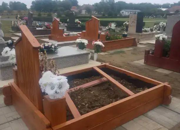 Béres Fa és Műanyag Síremlékek – Tartós és esztétikus síremlékek!