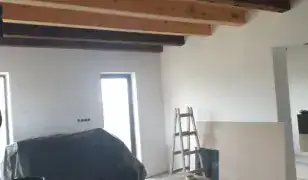 Festès , Mázolás és tapètázás.