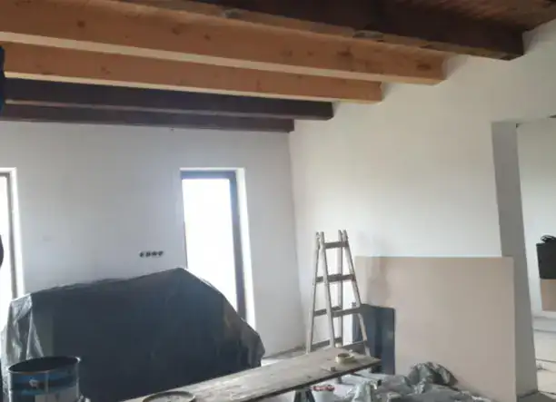 Festès , Mázolás és tapètázás.