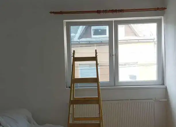 Festès , Mázolás és tapètázás.