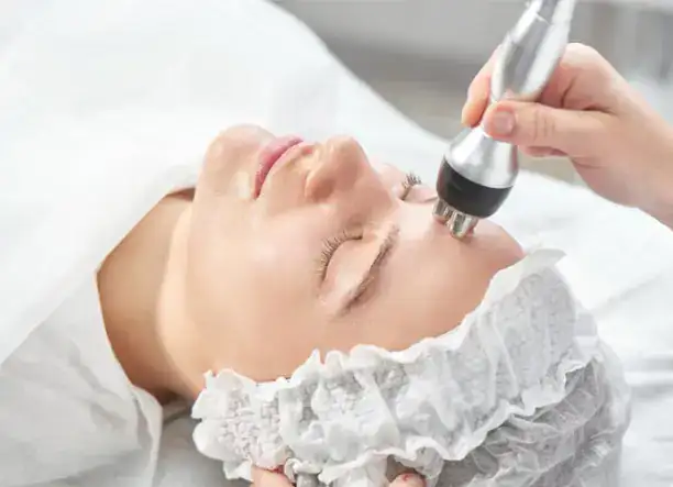 Rádiófrekvenciás arc-nyak-dekoltázs fiatalítás, feszesítés