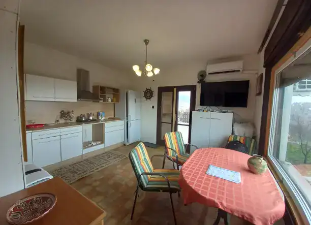 A Mecsek oldalában örök panorámás ingatlan eladó!