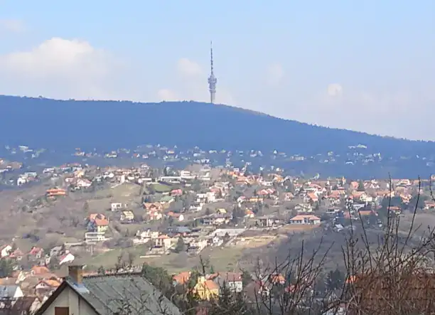 A Mecsek oldalában örök panorámás ingatlan eladó!