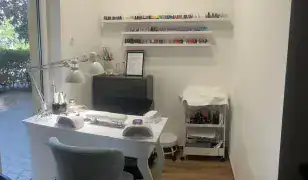 Tökéletes körmök a m_fanni_nails-nél – Precíz és tartós manikűr