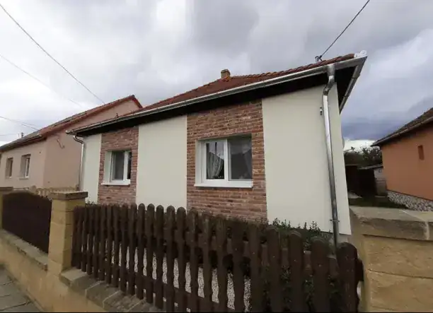 Spóroljon a rezsin és szépítse házát – Homlokzati hőszigetelés szakértőktől!