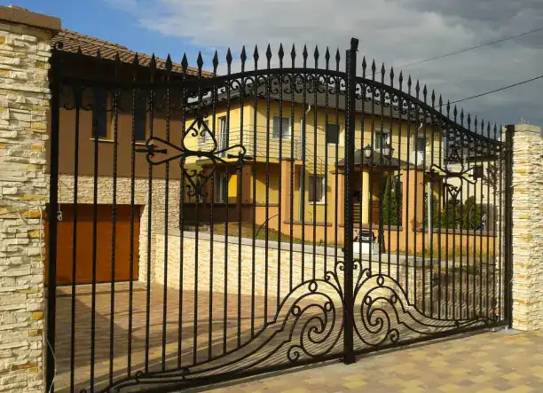 Építőipari munkák generál kivitelezése ,épületek hőszigetelése,kül-és beltéri építőipari munkák végzése