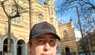 Bébiszitterkedés, AI-oktatás