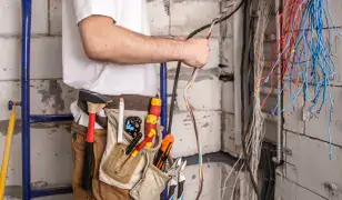 Megbízható villanyszerelő Budán – javítás, szerelés, hibaelhárítás!