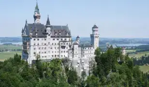 6 napos kirándulás Tirolba, bajor kastélyokhoz, Münchenbe és a Dolomitokba, buszos utazással, reggelivel és idegenvezetéssel