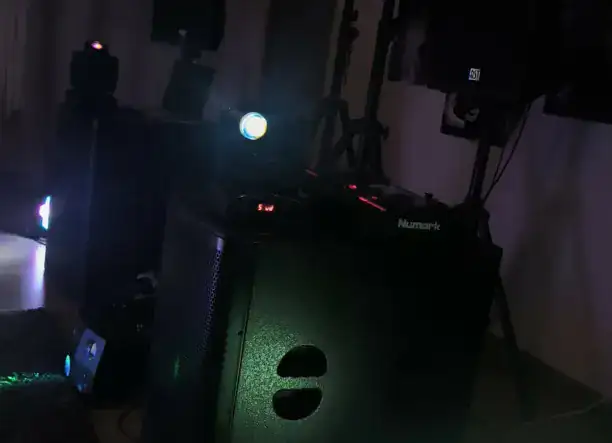 Zenei szolgáltatás egy jó bulihoz.