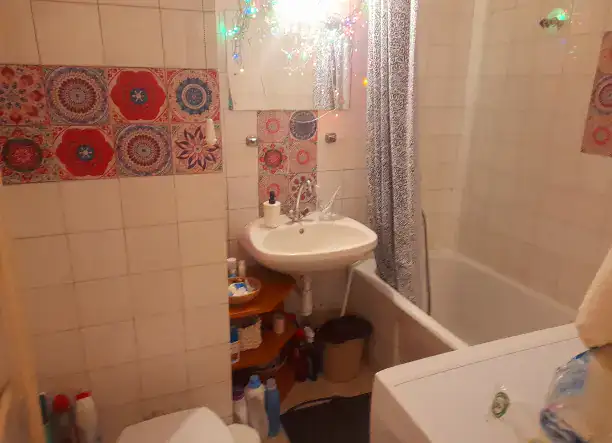 Kulturált társasházban másfél szobás lakás kiadó