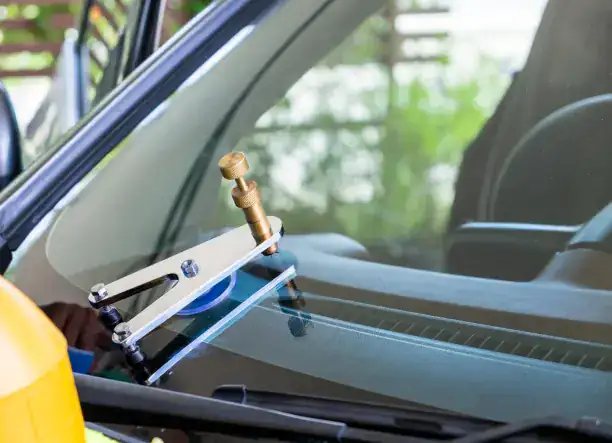 Dr. Shield – szélvédő és lámpa felújítás Szolnokon!