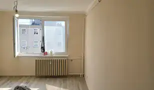 Festést/laminált parkettázást vállalok!