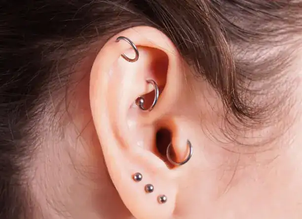 MEDICAL PRO PIERCING ✨ Akupunktúrás piercingek – amikor a szépség és a jó közérzet találkozik!