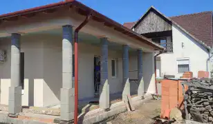 Bont, Épít, Felújít