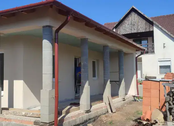 Bont, Épít, Felújít