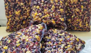 Horgász etetőanyagok, piros kukoricás magmixek, pelletek - prémium kézműves termék Kaposvárról