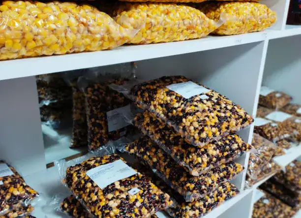 Horgász etetőanyagok, piros kukoricás magmixek, pelletek - prémium kézműves termék Kaposvárról