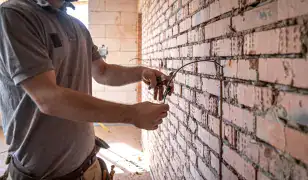 Kőműves munkák vállalása – vályog és régi házak felújítása!