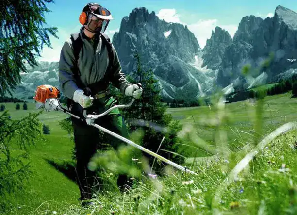 Fűnyíras, kaszálás,