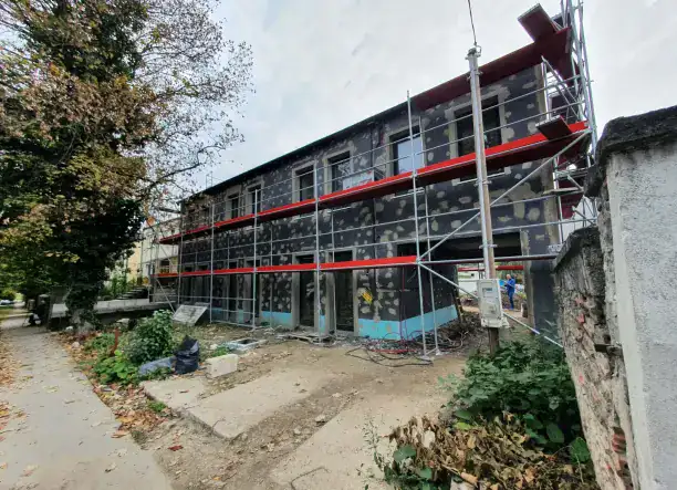 Homlokzati hőszigetelési rendszer építése