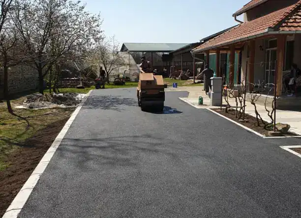 Aszfaltozás, térkövezés