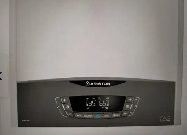 Fali kéményes kombi gázkazán új Q=24 kW Ariston Clas X 24 CF EU