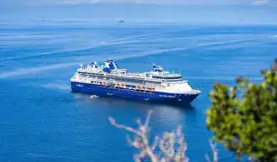Celebrity Cruises szilveszteri hajóút Balitól Szingapúrig, repülőjeggyel, illetékekkel, a hajón teljes ellátással, idegenvezetéssel