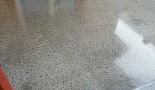 Betoncsiszolás, tégla, műkő sír kivitelezése