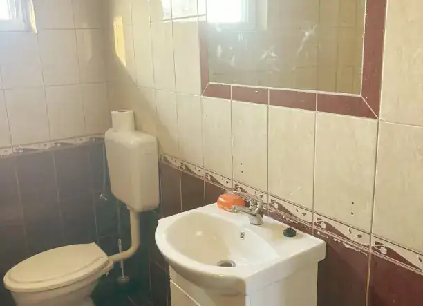 Csendes nyugodt környezetű ház eladó Bánkon