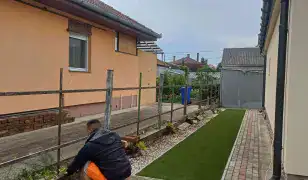 Útburkolat és kerítés építések