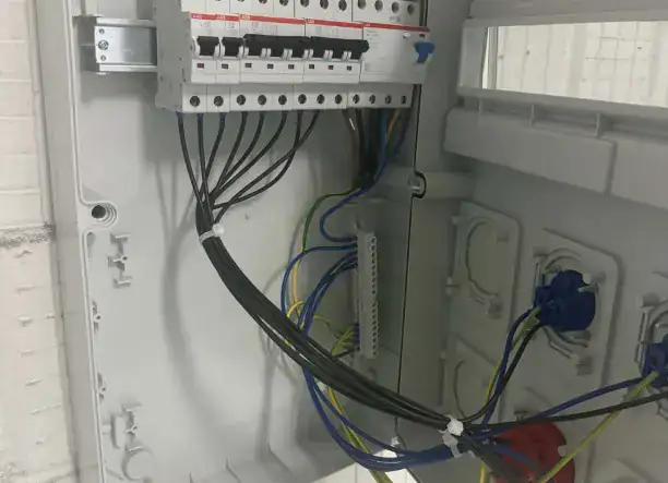 Klímaszerelés, Villanyszerelés, Autóklíma