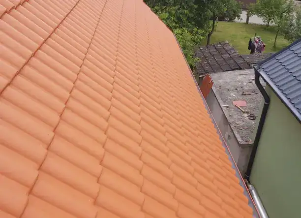 TETŐFEDÉS ÉS TETŐFELÚJÍTÁS – CSERÉP, LEMEZZEL VAGY ZSINDELLLYEL 🏠✨